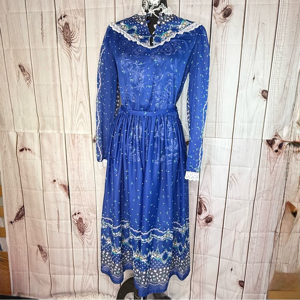 Vintage 80s Prarie style dress.